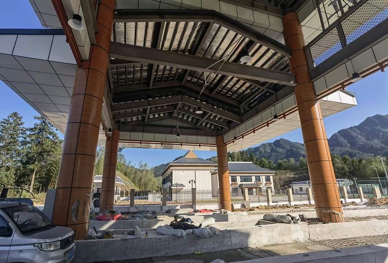 高速路出入口收费棚用铝复合板